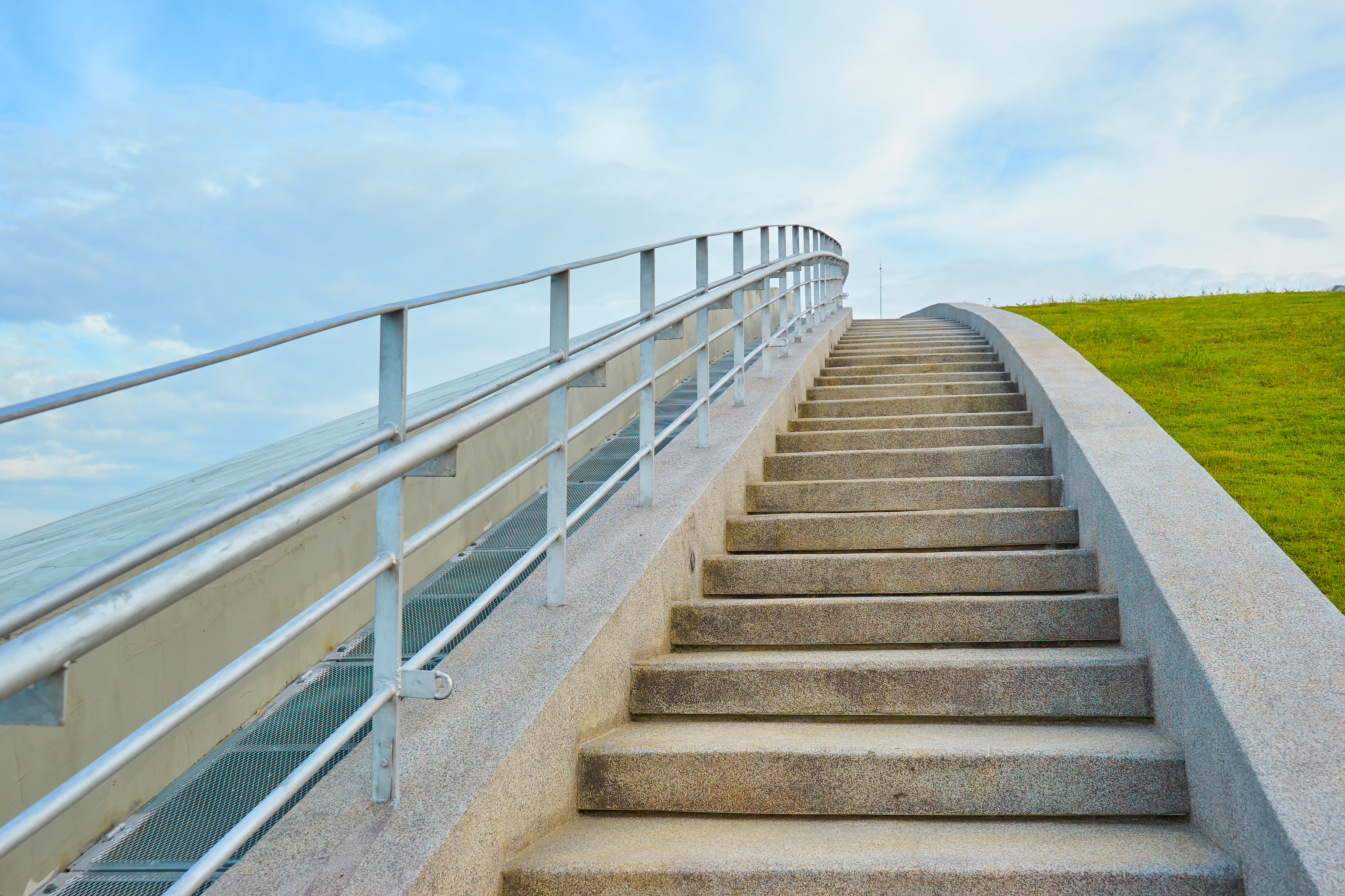 Escaleras hacia adelante